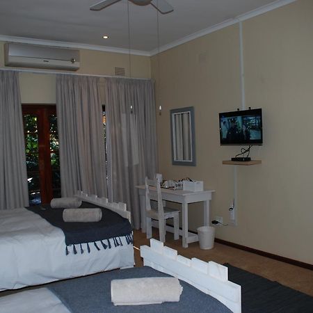 86 On Langenhoven Bed & Breakfast Оудсхорн Екстериор снимка