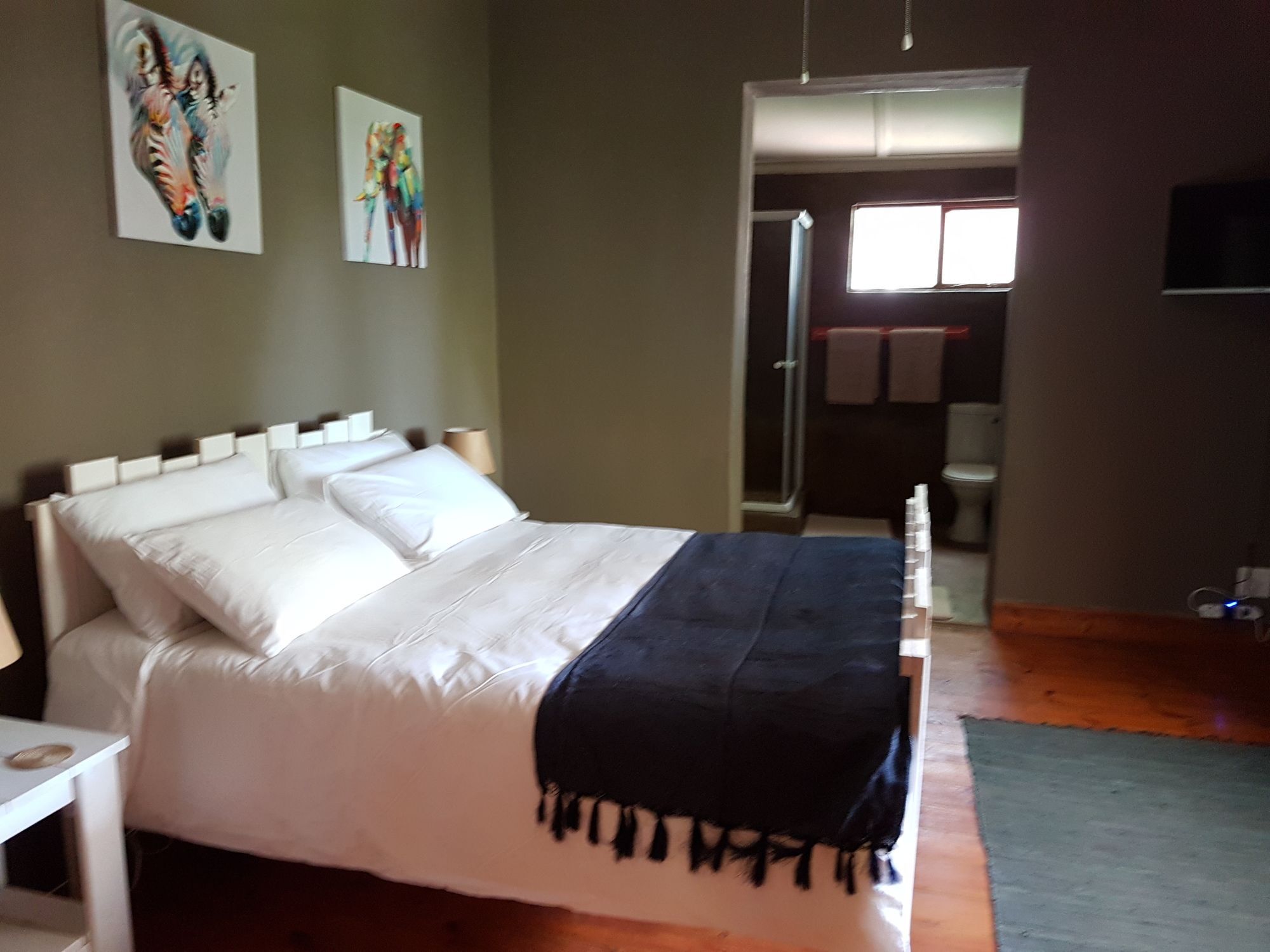 86 On Langenhoven Bed & Breakfast Оудсхорн Екстериор снимка